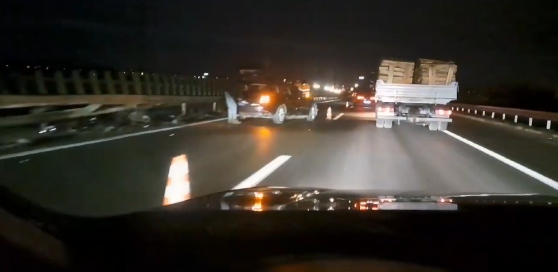 VIDEO Kaos na ZG obilaznici: Od siline udara probili su i zaštitnu ogradu. Kolona 5 kilometara