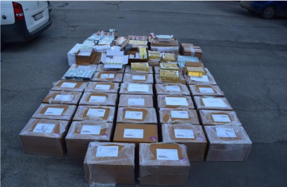 VELIKA ZAPLJENA POLICIJE Oduzeto 3414 kilograma duhanske melase, 300 komada tableta, sredstava za potenciju