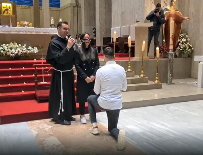 Uoči Valentinova: Raznježit će vas predivne zaruke na sv. Duhu