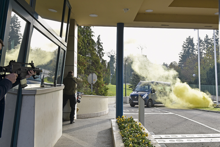 ZAŠTITNA BOJNA Ovo su ljudi koji čuvaju Milanovića, vodi ih moćni Zebec, prekaljeni ratnik. Evo što se još zna o njima...