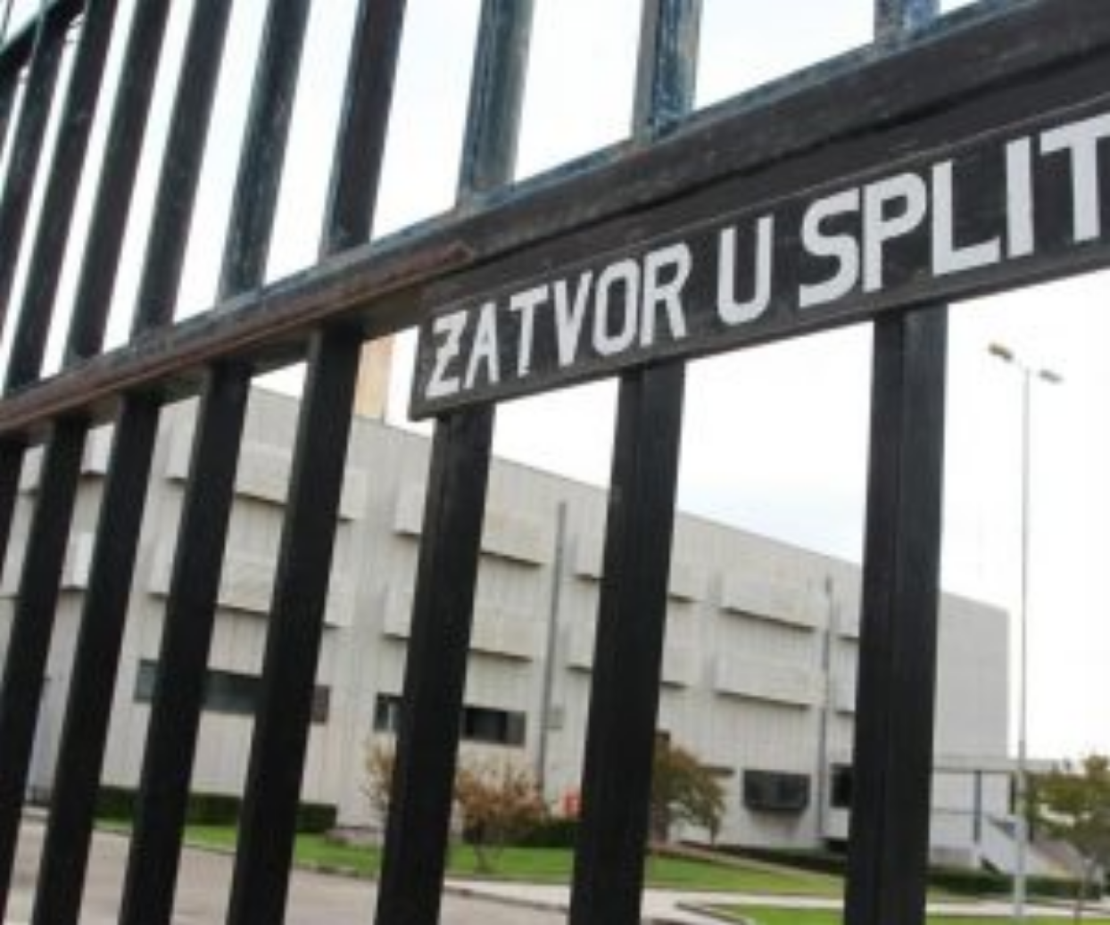 Požar u zatvoru Bilice: Zatvorenik zapalio madrac, nitko nije ozlijeđen