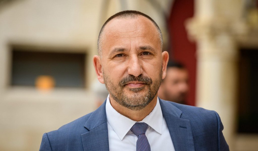 ISPRIČAVAM SE GLEDATELJIMA BUJICE, ŠTO SAM IKADA UGOSTIO HRVOJA ZEKANOVIĆA