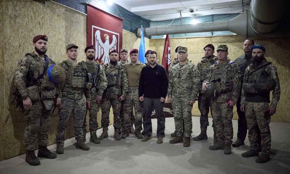 Zelenski posjetio ukrajinske vojnike koji se bore u Rusiji