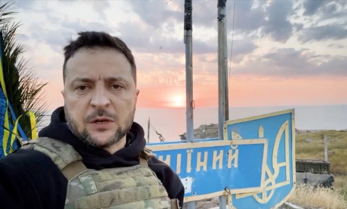 KORUPTIVNA PRAKSA  Zelenski: Ukrajinci masovno podmitili liječnike i pobjegli od vojske u inozemstvo