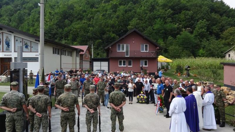 U zeničkoj župi Čajdraš molilo se i slavilo Misu za poginule branitelje