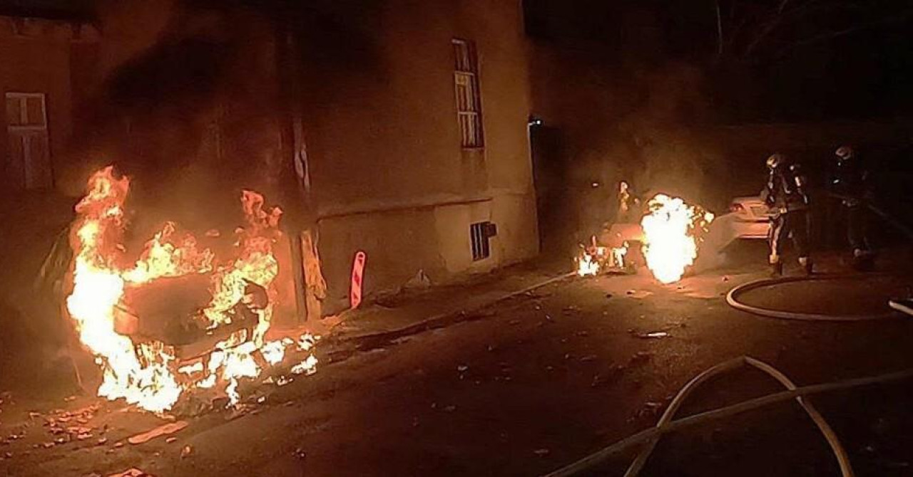 VATRENO LUDILO U Zagrebu je noćas gorjelo na više lokacija, u istu ulicu vatrogasci i policija stizali čak tri puta, još ih je netko i ometao!