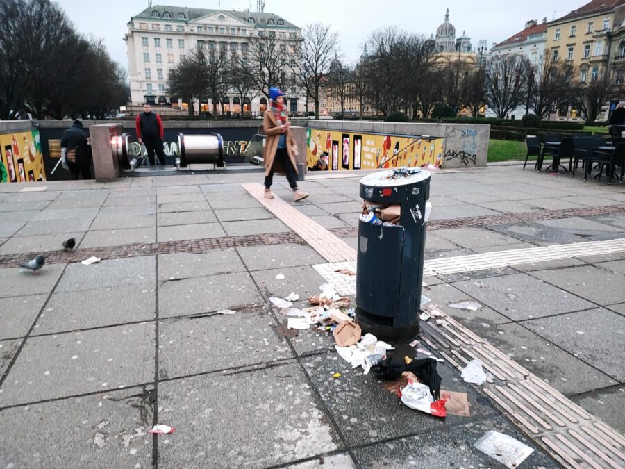 ZAGREB ZATRPAN  SMEĆEM Ovako jutros izgleda glavni grad: Smeće na svakom koraku