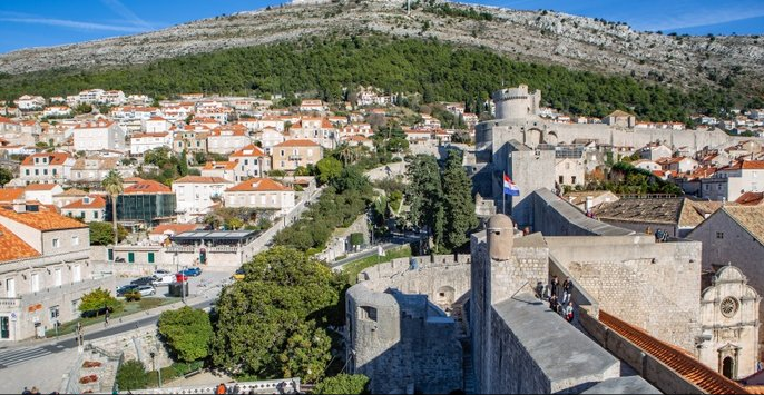 Na Dubrovačkim zidinama više zaposlenika nego posjetitelja