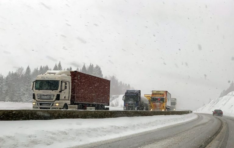 HAK: Ne krećite na put bez zimske opreme