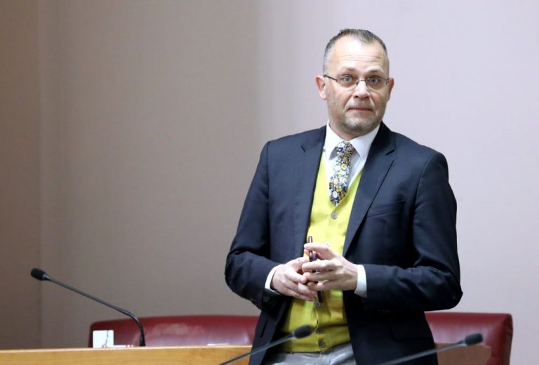 Hasanbegović o Dobroniću: Kvalificiran je za nastavnika Općenarodne obrane, ne i za predsjednika Vrhovnog suda