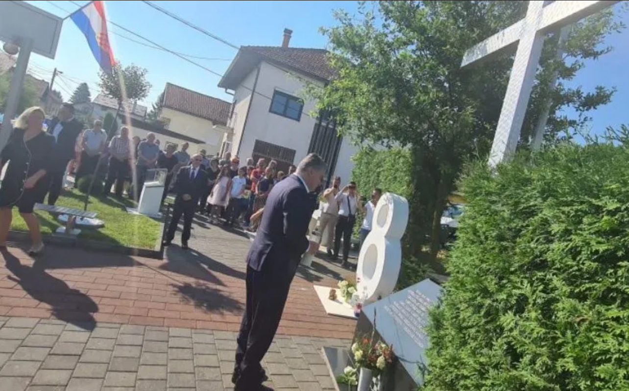 Zoran Milanović odao počast osmero djece koja su poginula u eksploziji granate ‘Armije RBiH’