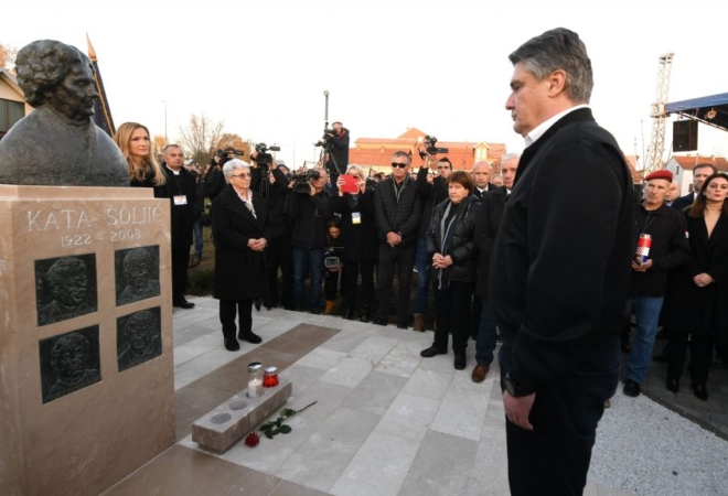 Ovo je žena kojoj Milanović skida kapu: Odgojila je 6 djece bez pelena i vode