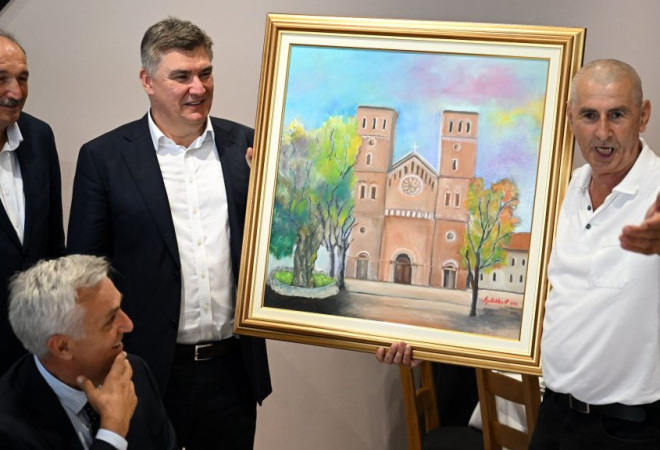 (VIDEO) Totalni lom u Širokom Brijegu! Pogledajte kako je čovjek najavio govor Zorana Milanovića