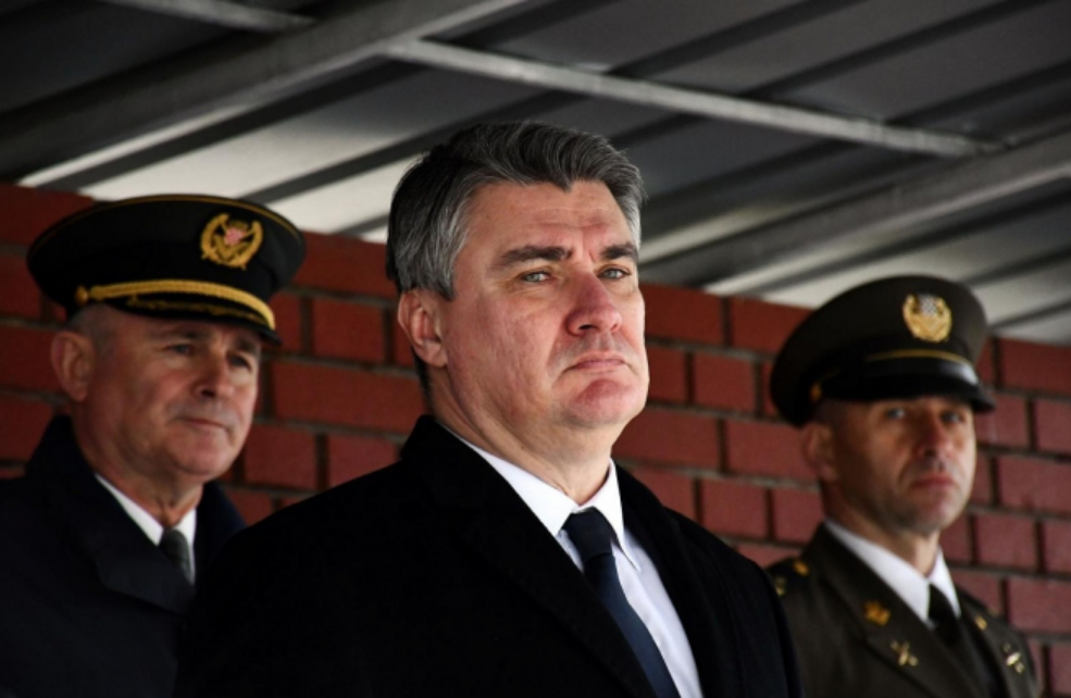 MILANOVIĆ ZAGRMIO ZA RUŠENJE SPOMENIKA VUKAŠINU ŠOŠKOČANINU: Da je manje jeo paprikaš, ne bi se utopio, tome tu nije mjesto!