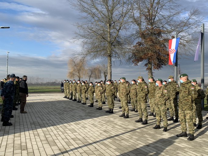 Poznat program ‘korona-proslave‘ u Kninu: Milanović ne želi da HOS-ova odjeća sa ‘Za dom spremni‘ bude dio protokola