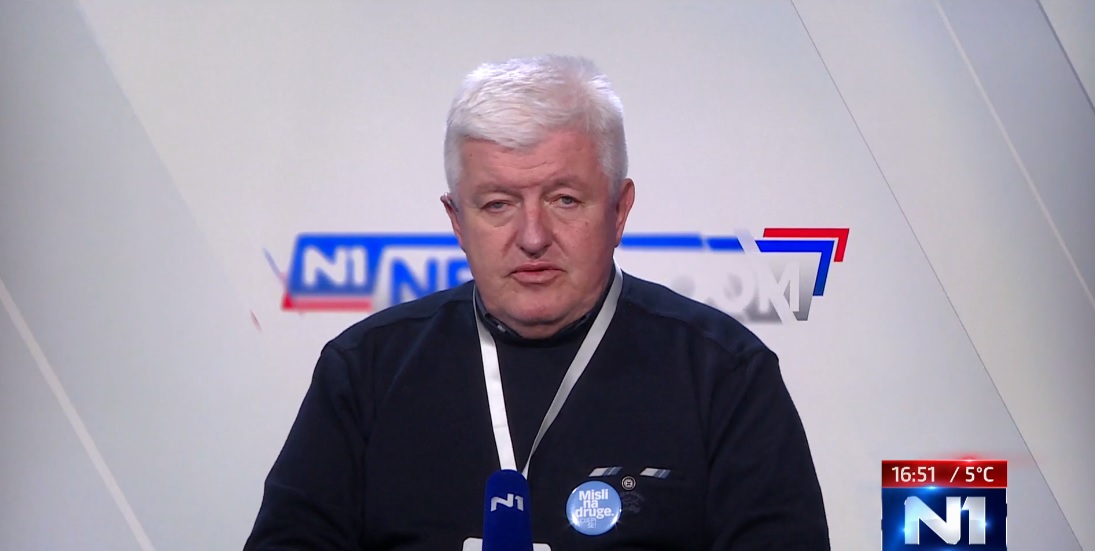 ŠOSTAR: “DO BOŽIĆA 10.000 MRTVIH, preklinjem vas cijepite se!”