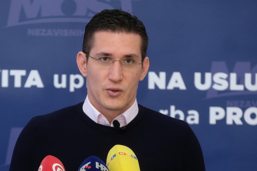 MOSTOV KANDIDAT ZA GRADONAČELNIKA ‘Hrebak je glineni golub u službi vladajuće većine’