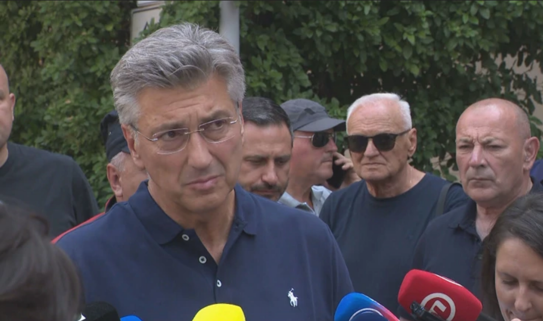 Premijer Andrej Plenković u Omišu najavio novčanu pomoć nakon velikog požara