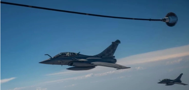 Hrvatski Rafalei uvježbavali punjenje gorivom u letu s njemačkim A400M