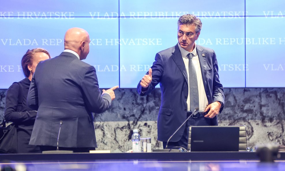 Vlada predstavila novi paket mjera vrijedan 257,7 milijuna eura: subvencije za energiju se nastavljaju, cijene 100 proizvoda ostaju ograničene