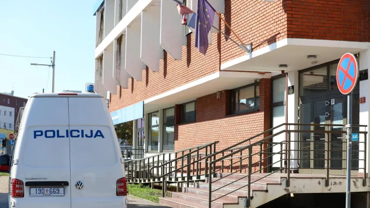 BIJEG U VELIKOJ GORICI / Cure nevjerojatni podaci o odbjeglom zatvoreniku: Policajac mu otišao kupiti burek i mlijeko?!