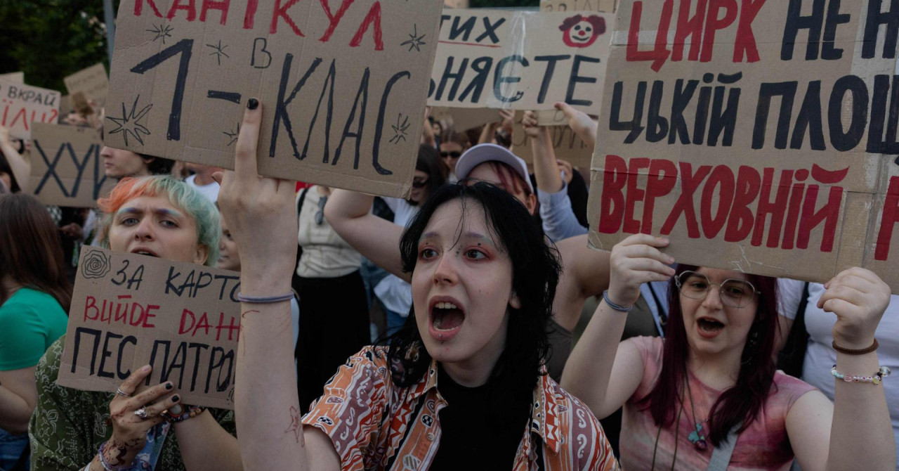 Bjesne prosvjedi u Kijevu, tisuće na ulicama: ‘Smijenite vrhovnog zapovjednika vojske!‘