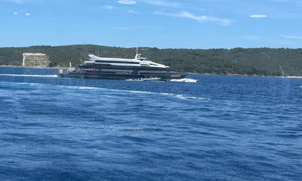 Teška pomorska nesreća u Splitskim vratima, najmanje troje poginulih!