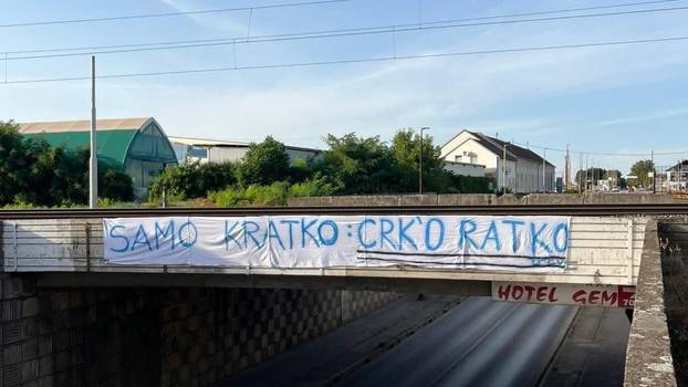 PORUKA VINKOVAČKIH ULTRASA 'Samo kratko, crk'o Ratko'