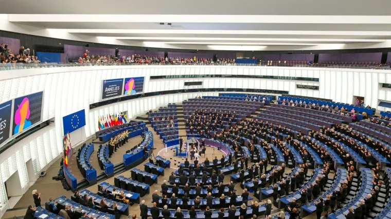 'NESPOJIVO' / Europski zastupnici traže suspenziju pristupnih pregovora sa Srbijom, ako se ne odrekne jednog