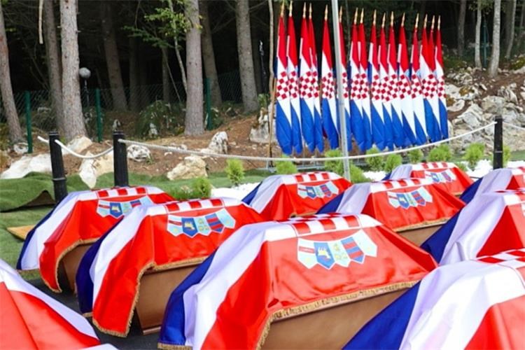 Posljednji ispraćaj i pokop 500 hrvatskih žrtava ekshumiranih iz grobnica u Republici Sloveniji