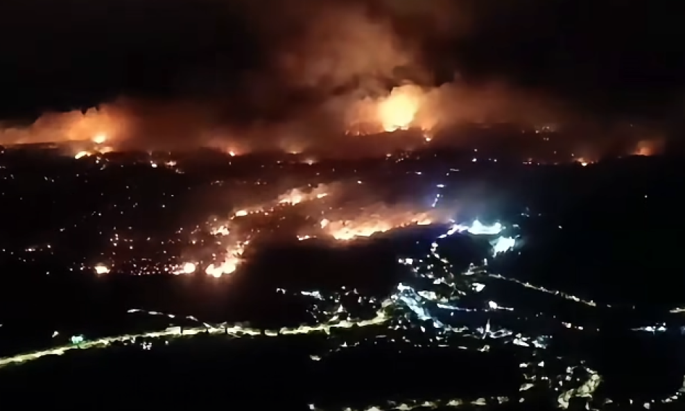 Požar na Braču: Evakuirano oko 200 ljudi, jutros stigla četiri kanadera