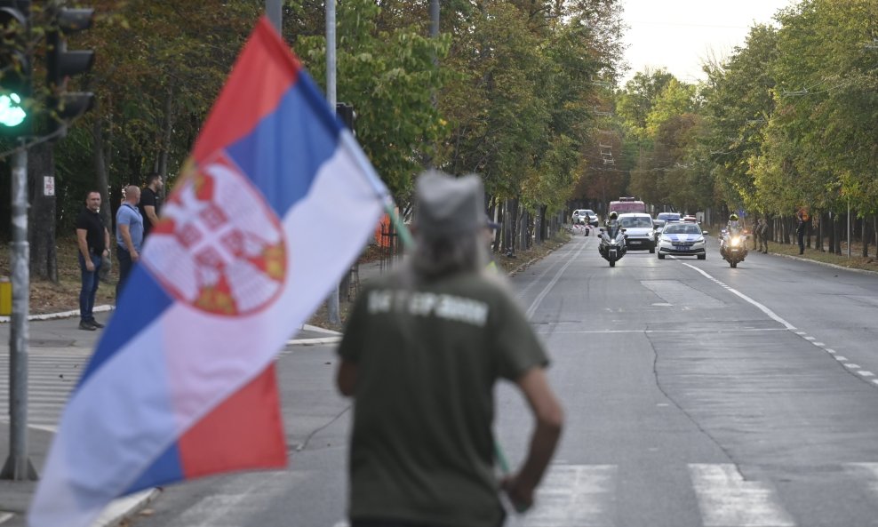 Okupljaju se građani Oglasila se Mladićeva supruga: 'Bit će mu ispunjena posljednja želja'