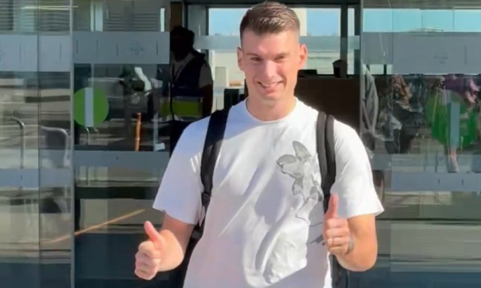 Livaković stigao u Barcelonu, potpisuje za katalonskog velikana