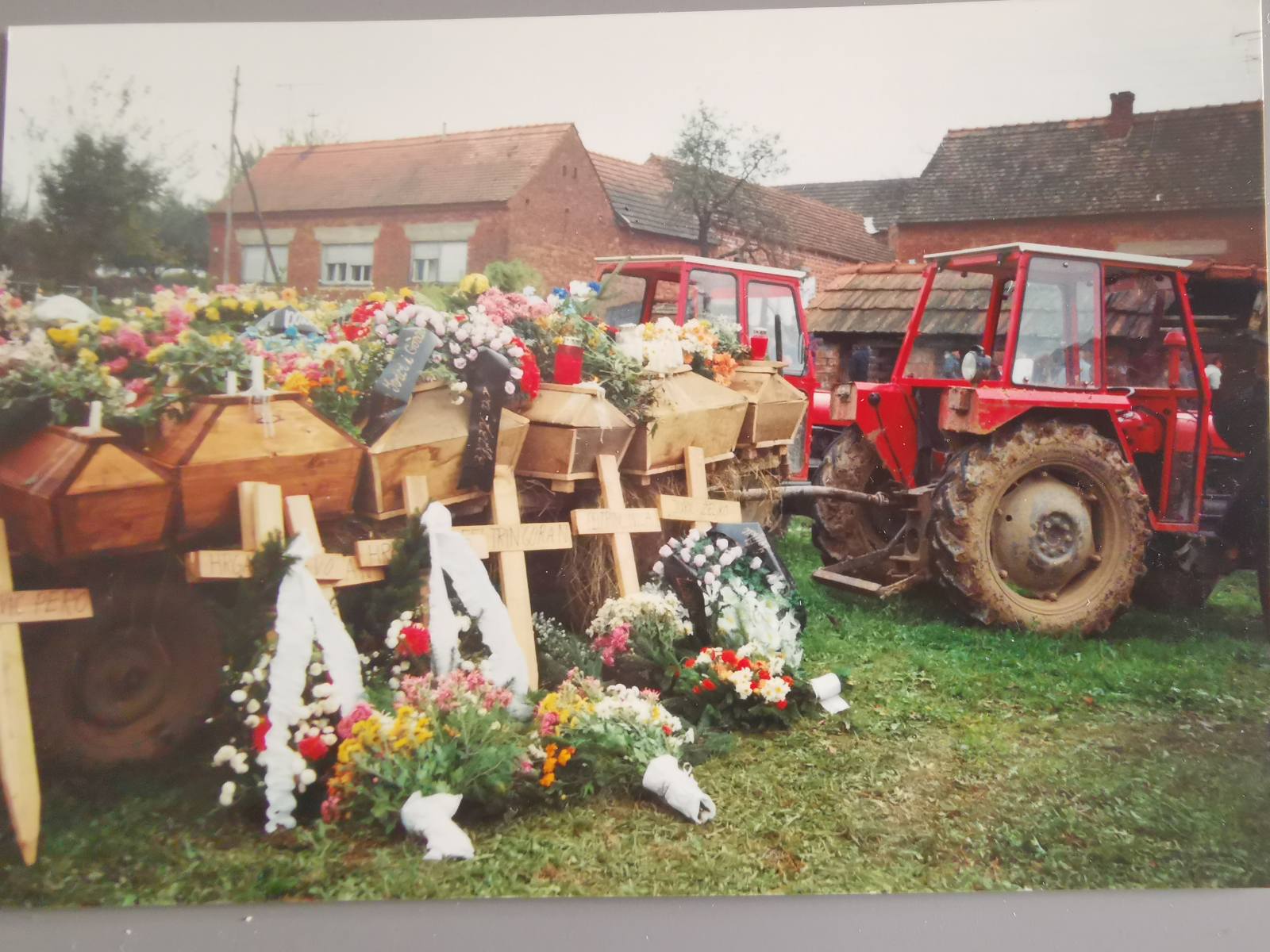 MASAKR KOJI JE HRVATSKA GOTOVO ZABORAVILA: 8. rujna 1991. masakrirano 12 Hrvata, Toranj, Mali Banovac i Batinjani razoreni