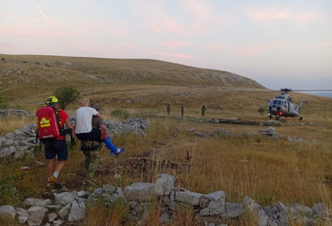 AKCIJA SPAŠAVANJA: Pilot objasnio u kakvu se nevolju uvalio turist na Dinari: ‘Nije se više mogao penjati’