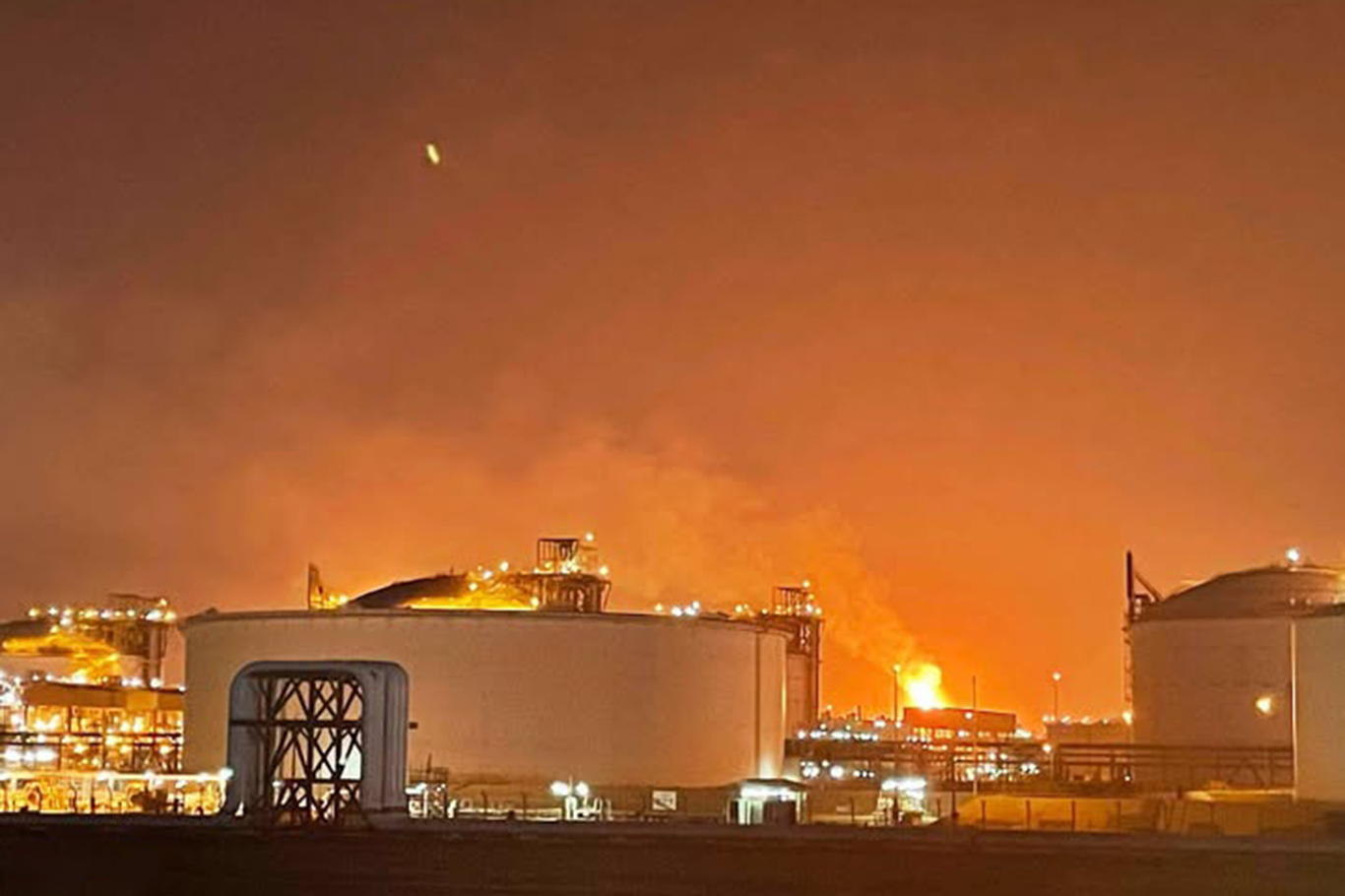 Eksplozija u ključnom LNG postrojenju u Kataru: 54 ozlijeđenih, za 18 osoba još se traga