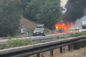 Požar kamp-prikolice na A1 kod Bosiljeva usporio promet prema Zagrebu