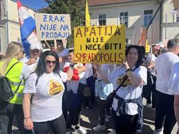 Prosvjed protiv planirane megafarme pilića u Apatiji