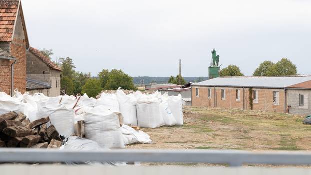 NOVI DETALJI AFERE Slovenac prijavio da vozi 106 tona otpada u Bugarsku, pa ih ilegalno iskrcao u Slavoniju!