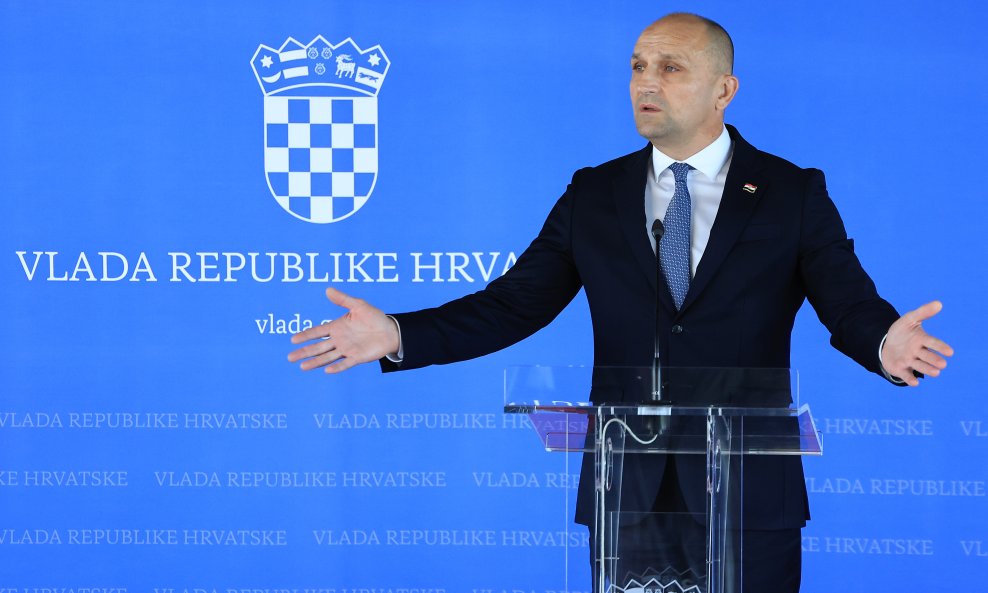 Anušić odgovorio Milanoviću: Očekujem da Kundid postupi u skladu sa Zakonom. Ako to ne učini...
