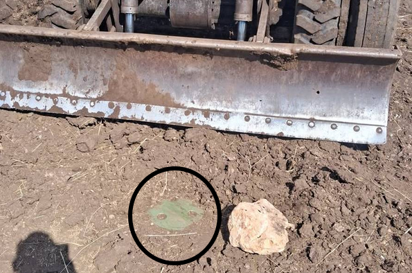 Prilikom uklanjanja gnojiva bagerom naišao na minu: „Danas slavim drugi rođendan“