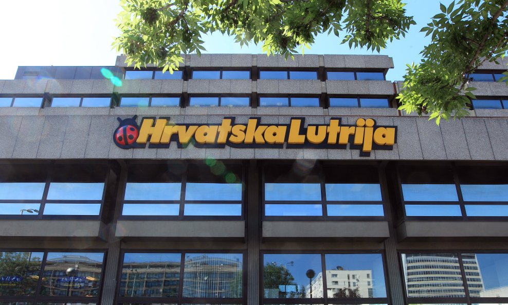 UOČI DANA POBJEDE Hrvatska lutrija podupire branitelje: Proveli izvlačenje za udruge veterana