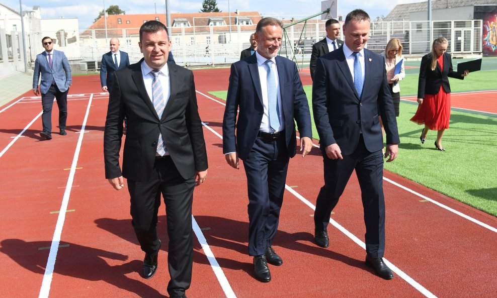 SVAĐA NA VRHU KOALICIJE ZBOG OTPADA: Plenković i Hrebak zaratili oko smeća iz Varaždina, Jandroković stao na stranu Bjelovarčana