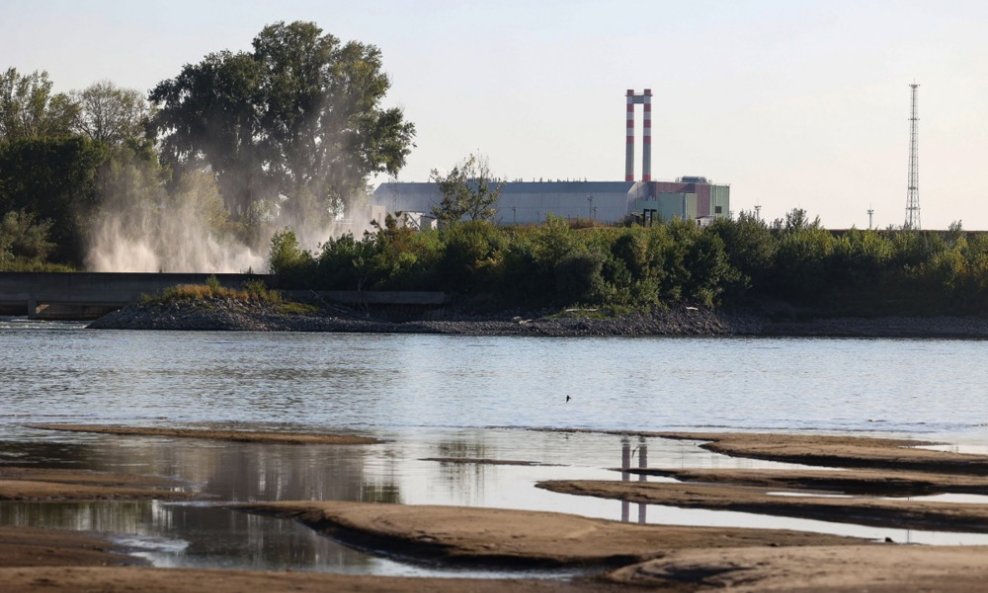 Kratki predah Mađarska odahnula: Dunav raste, nuklearna elektrana polako ponovno pali turbine