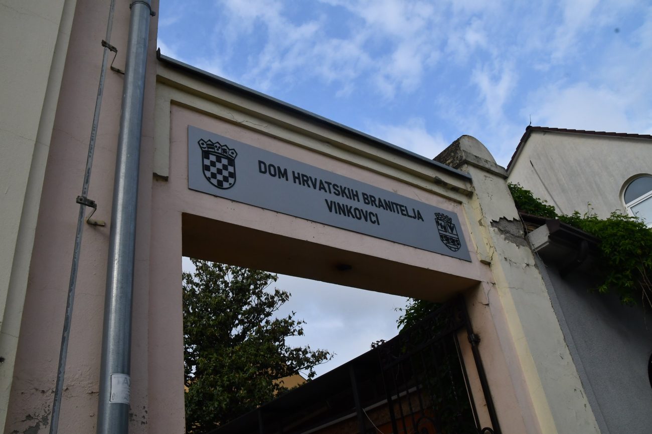 Dan kada su Vinkovci gorjeli, a golobradi heroji slomili oklopnu silu JNA